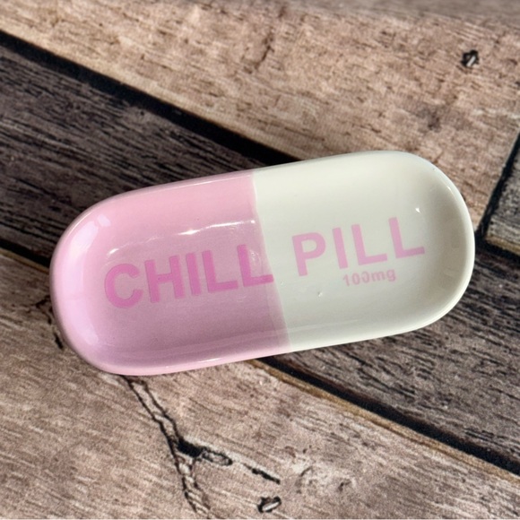 Chill Pill Trinket Dish- New - Picture 1 of 3